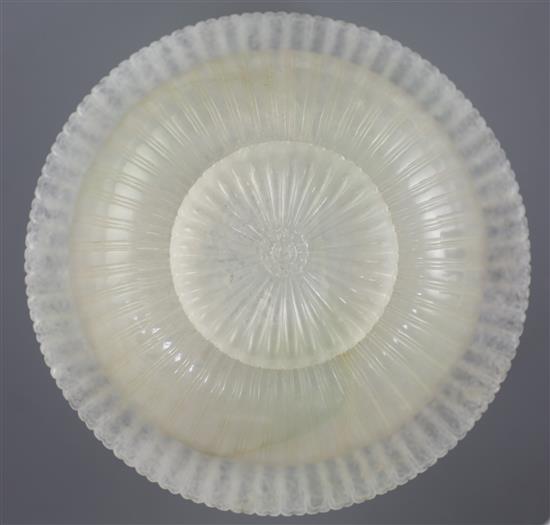 A Chinese Mughal style white jade bowl and cover, late 19th/early 20th century, 11.3cm